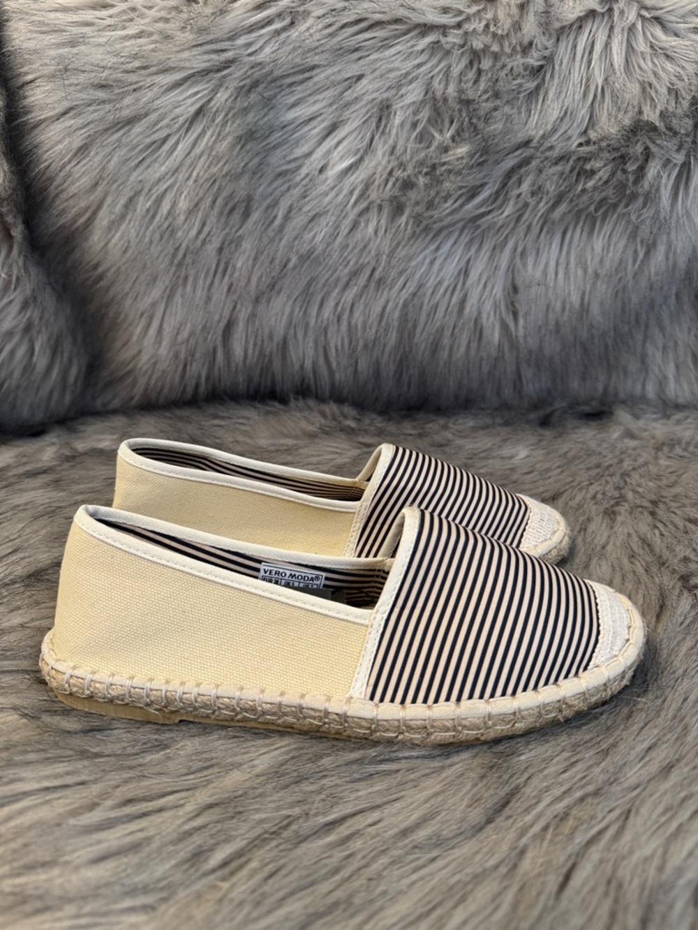 PRICE FIRM NWT Vero Moda Cream Canvas Espadrilles with Striped Toe Size 7
